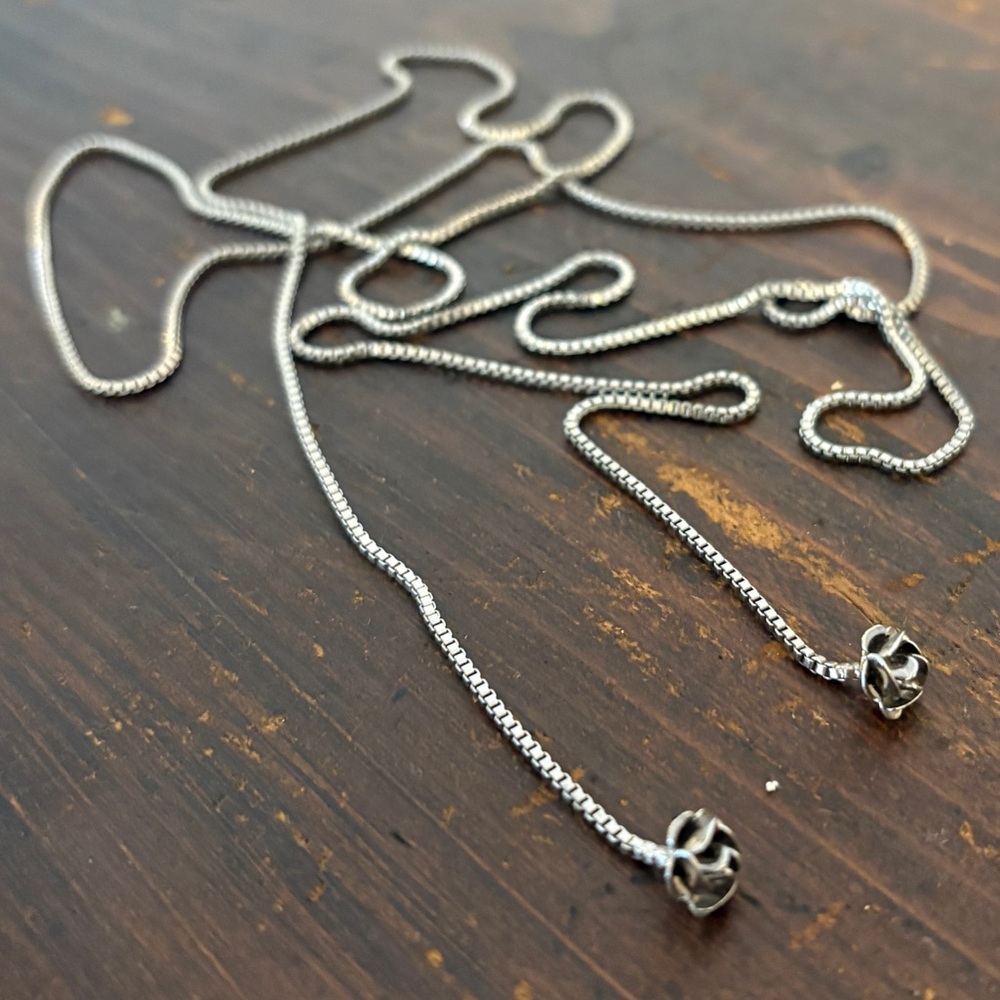 Retro 36” Silver Tone Box Chain Necklace – Metal Rose Accents